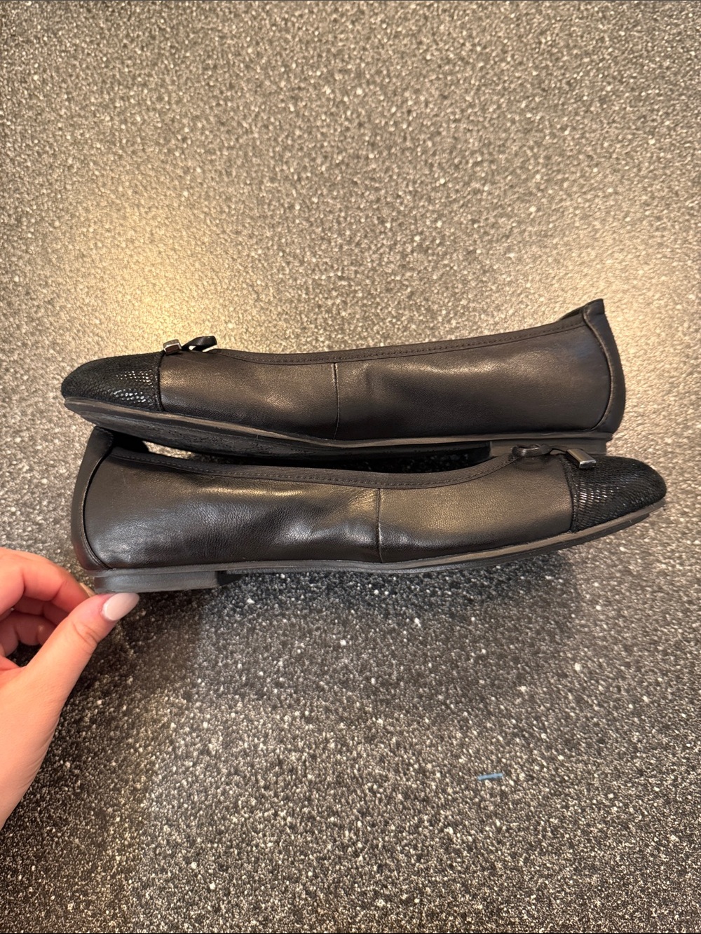 Vionic Black Women's Minna Ballet Flats with Bow Accent - size 8 - Picture 3 of 7